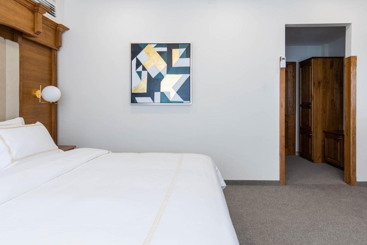 Hotel Afa Prishtine Bagian luar foto
