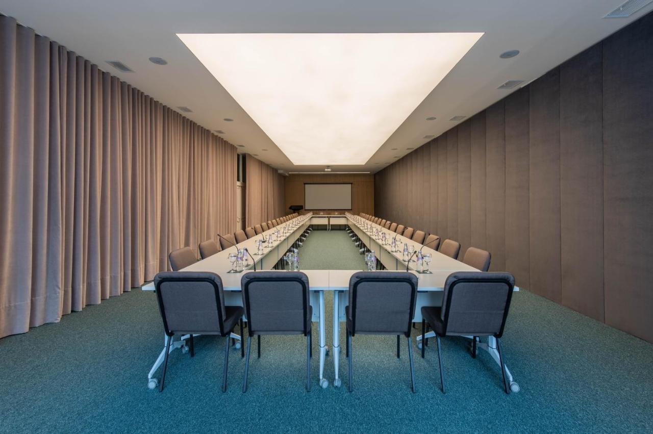 Hotel Afa Prishtine Bagian luar foto