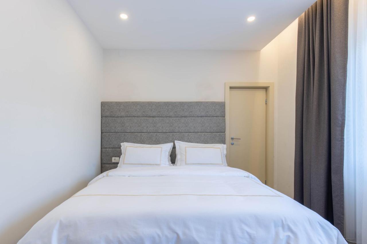 Hotel Afa Prishtine Bagian luar foto