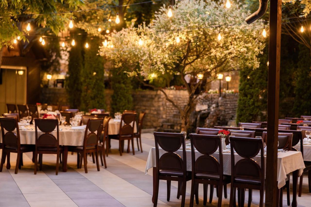Hotel Afa Prishtine Bagian luar foto