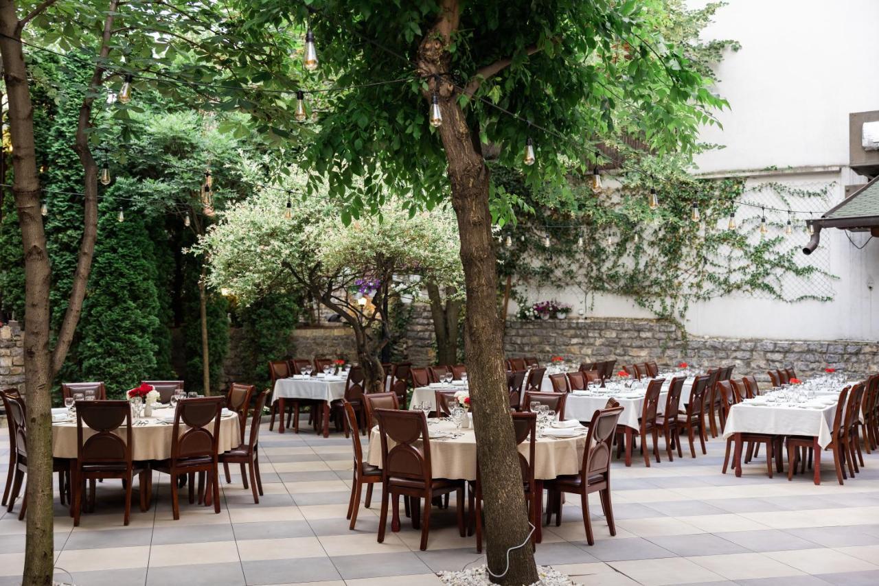 Hotel Afa Prishtine Bagian luar foto