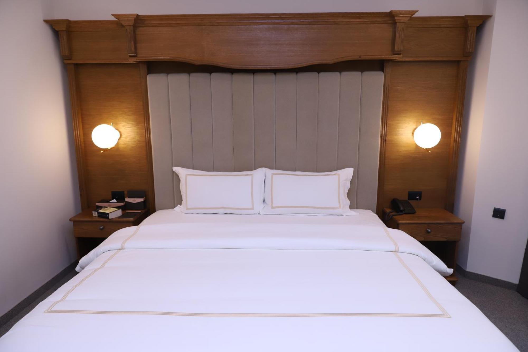 Hotel Afa Prishtine Bagian luar foto